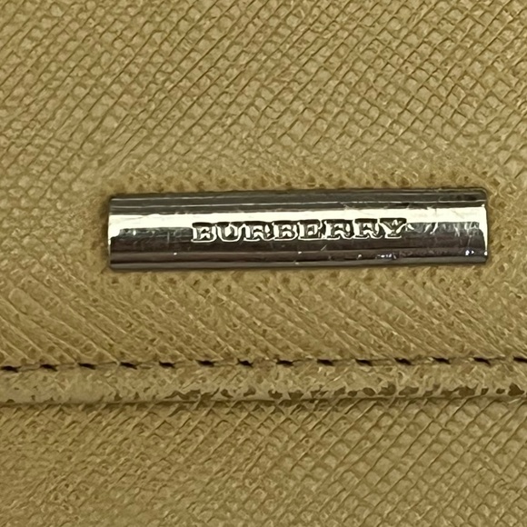 Authentic Buberry leather wallet - Picture 2 of 13